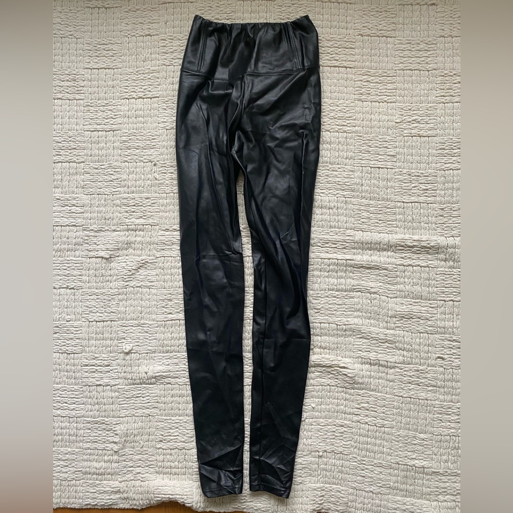 Wilfred High Waisted Leather Leggings - DARIA Pant